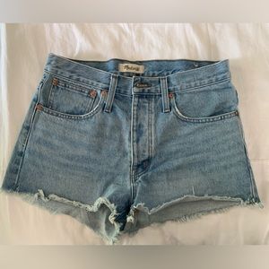 Madewell relaxed denim shorts size 27